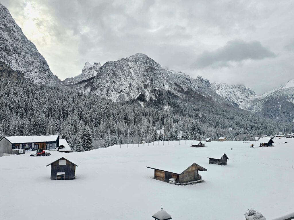 È ARRIVATA LA NEVE A SAPPADA: INIZIANO I LAVORI SULLA PISTA!